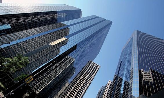 夏天為什么建筑玻璃需貼武卓玻璃貼膜公司的武漢隔熱膜！